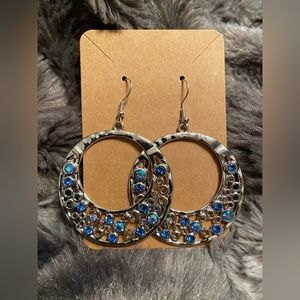 NEW Beautiful Earrings